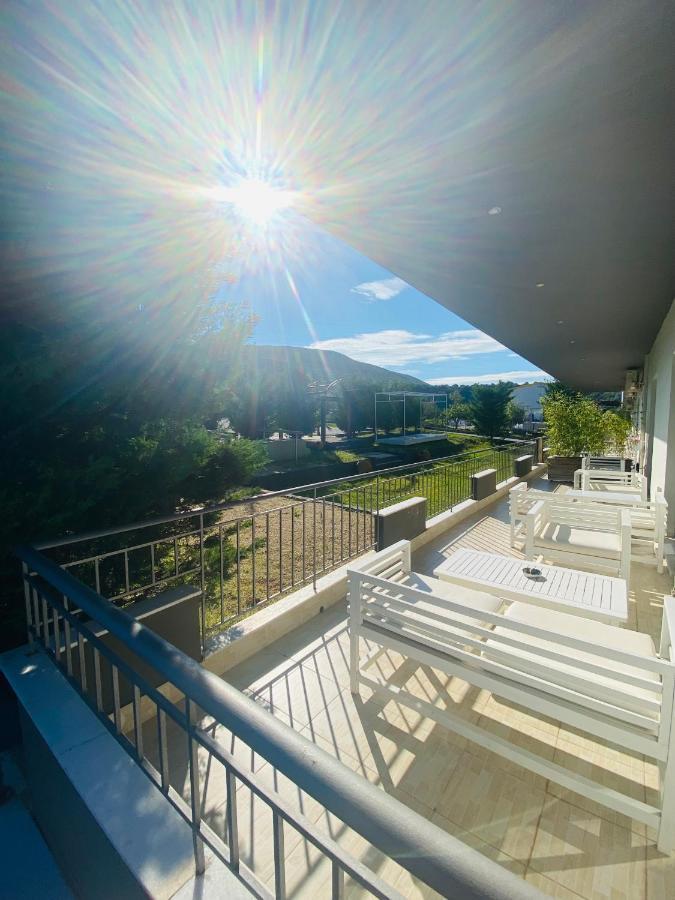 Sozos Inn Hotel Воніца Екстер'єр фото