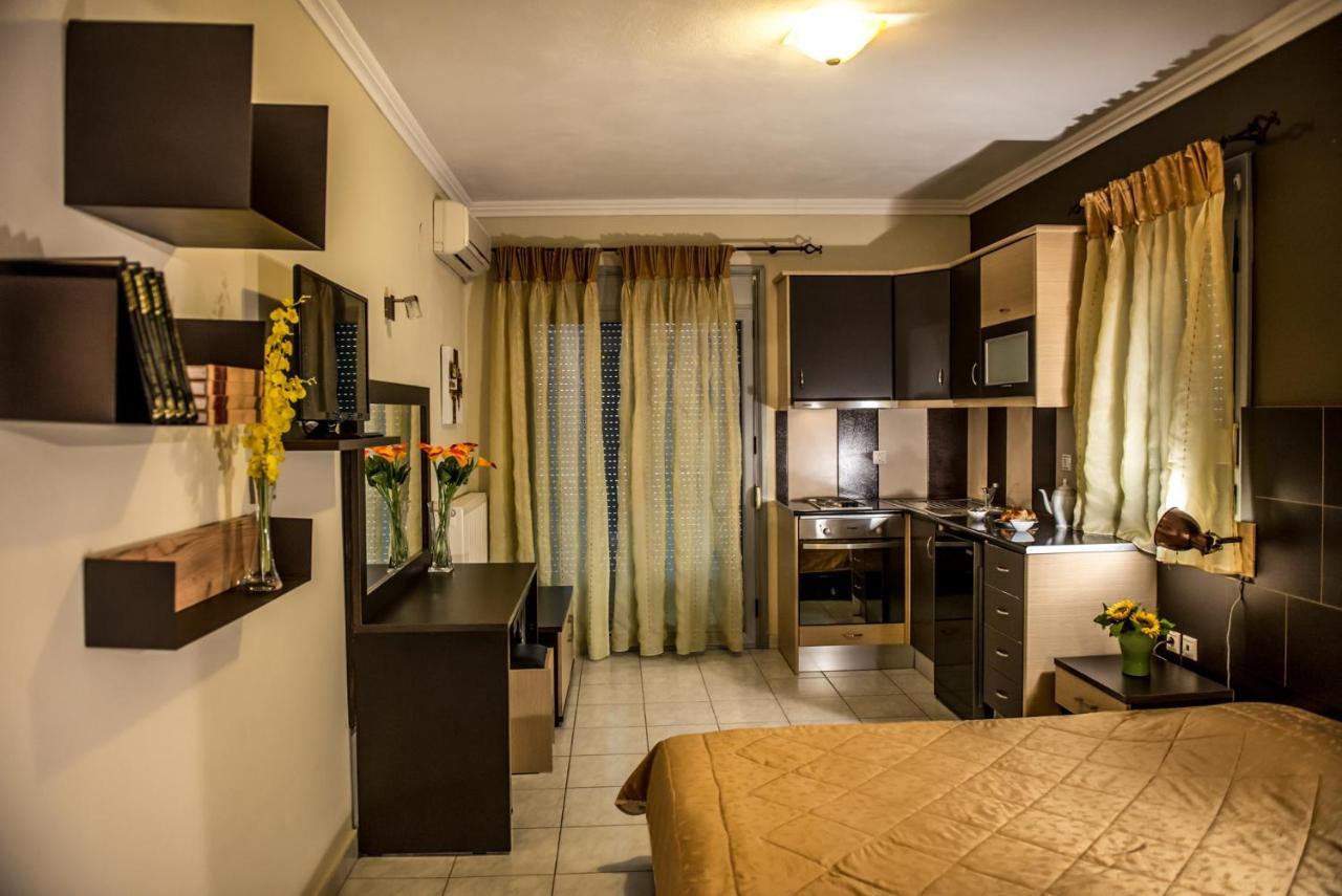Sozos Inn Hotel Воніца Екстер'єр фото